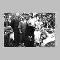 027-0076 Vorne Oma Meyer mit Alice Fischer, links Hermann und Martha Witt, rechts Egon und Herta Fischer .jpg